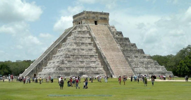 Pollos Al Tamarindo outside