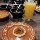 Los Legendarios Romulo Garza food