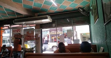 MAMA MIA Pizzas Exterior