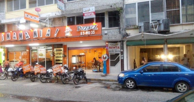 MAMA MIA Pizzas Exterior