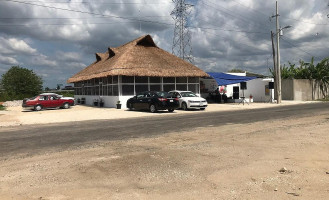Palapa Las Bugambilias Pescados Y Mariscos outside