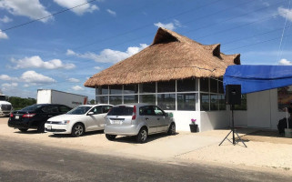 Palapa Las Bugambilias Pescados Y Mariscos outside