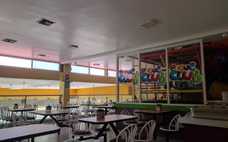 Pollo Feliz Juriquilla Dentro