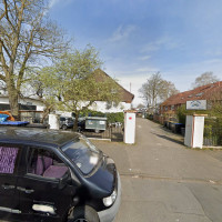 El Caucho Ricky outside