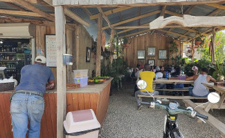 Parador Don Elías Dentro