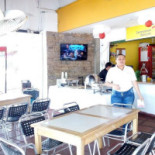 Brasas Y Licores Gourmet Dentro