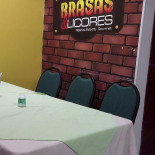 Brasas Y Licores Gourmet Dentro