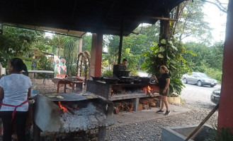 Taco Loco 2 Buffet outside