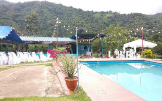 Finca El Mirador outside