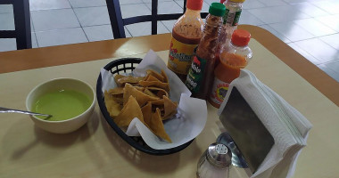 La Diligencia Buffette Comida