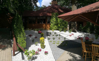 La Choza Parrilla outside