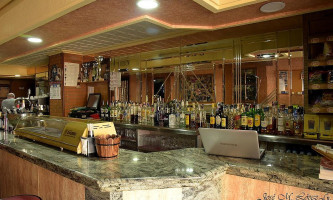 F R I E N D S F R I E N D S Fast Food Dentro