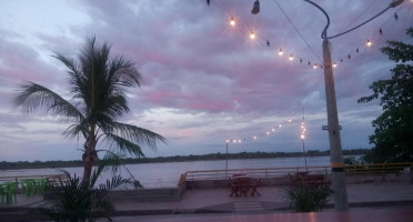 K Wings Malecón Exterior