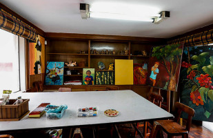 El CafÉ Rojo Dentro