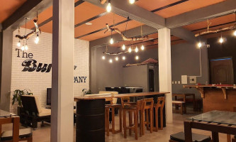 The Burger Company Dentro