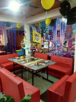 Comipop À l'intérieur