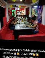 Comipop À l'intérieur