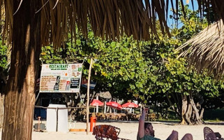 Bata Aché Beach outside