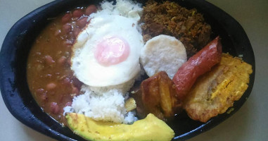 La Sazon De Cecy Comida