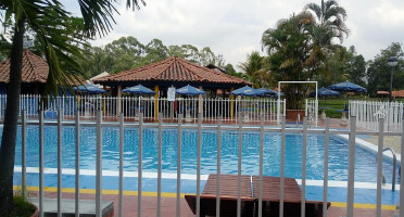 Centro Recreacional Y Pesca Deportiva Lusitania Exterior