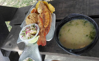 Centro Recreacional Y Pesca Deportiva Lusitania food