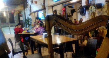 El Llanerito Sabaneta inside