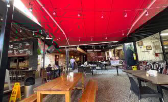El Llanerito Sabaneta outside