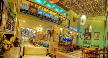 Madame Lili À l'intérieur