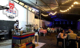 Madame Lili À l'intérieur