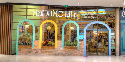 Madame Lili Extérieur