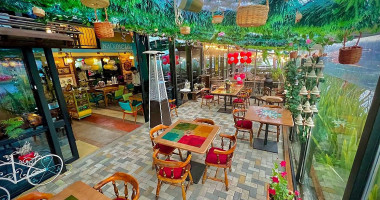 Madame Lili À l'intérieur