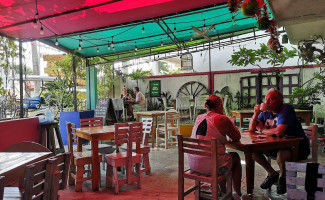 Pimo´s Birriería Y outside