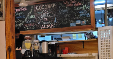 Pimo´s Birriería Y inside