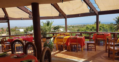 Joe's Pizza At Efren's Exterior