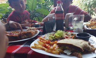 La Casona food
