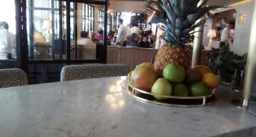 Aitana À l'intérieur