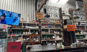 Exóticos Junior (marisquería) outside