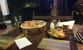 La Cabaña Pizzas Y Alitas À l'intérieur
