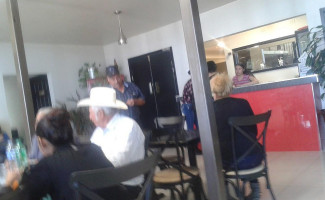 Cacho's Pizza Dentro