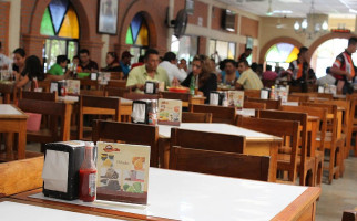 Los Ladrillos Botanas] À l'intérieur