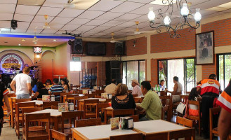 Los Ladrillos Botanas] À l'intérieur