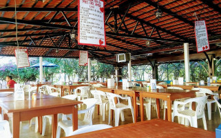 Los Milagros De Dalila À l'intérieur