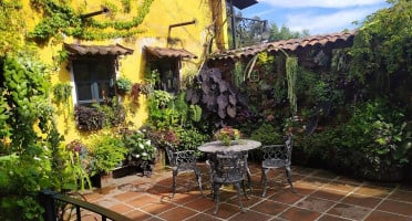 Los Caudillos Außen