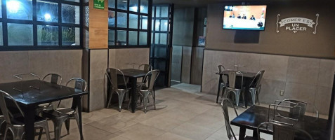 Domino's Texcoco inside