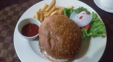 Punto Y Coma Y Comida