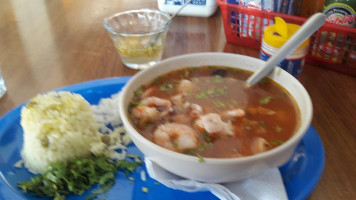 Y Coctelería: El Amigo Chino food