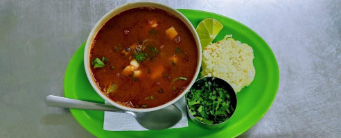 Y Coctelería: El Amigo Chino food