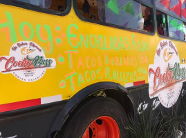 Cochobuss outside
