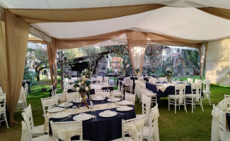 La Huerta Garden Dentro