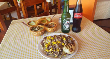 Los Molcajetes Comida